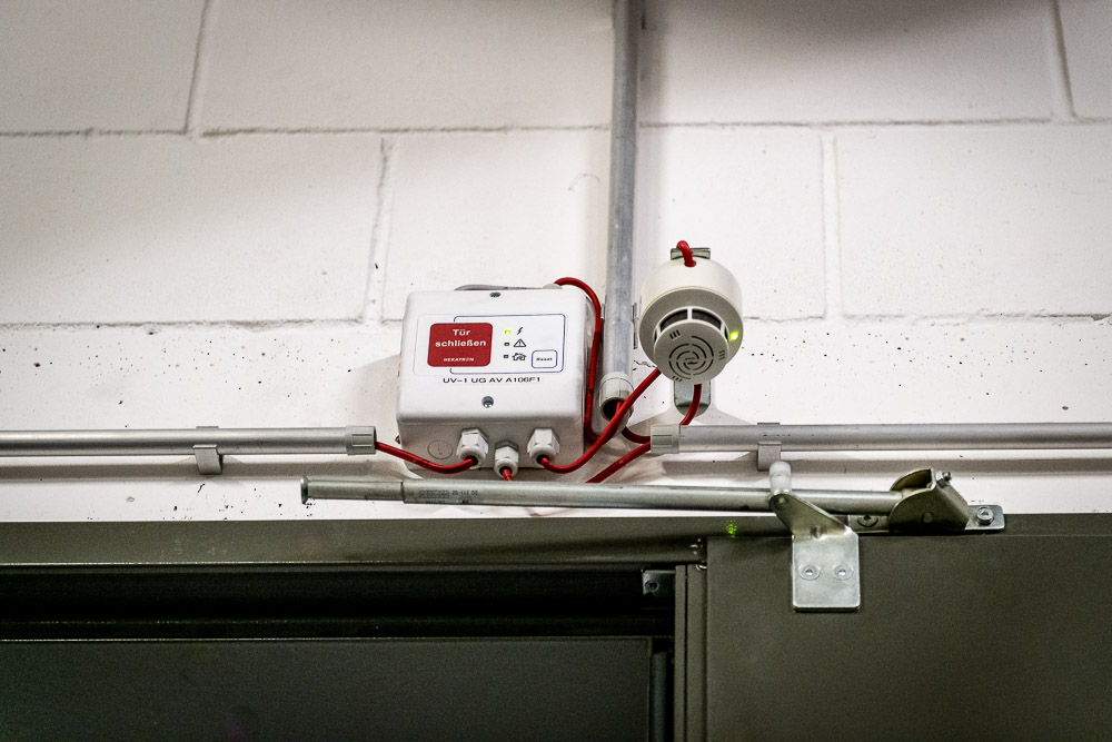 Elektronik-Brandschutztüre-mit-Rauchwarnmelder